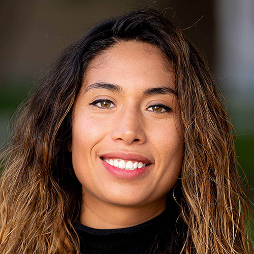 Headshot of Claudia Sauz